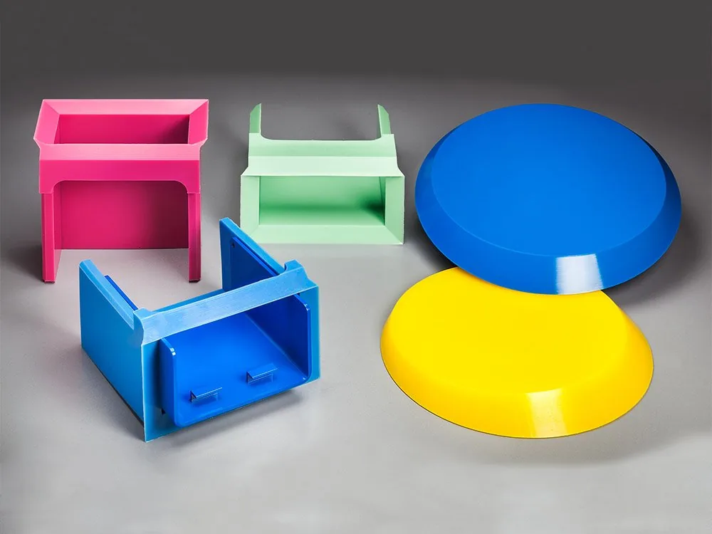 Gelbe und blaue Gieß-Elastomer-Formteile für Anwendungen in der Windkraft